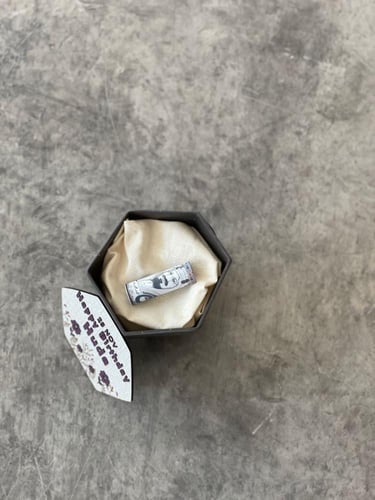 بوكس فايبر مع غطاء الخشب لتقديم مبلغ مالي