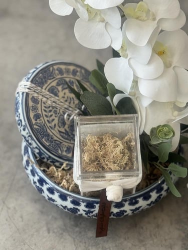 فازة البكج الأزرق مع بوكسين فارغة من دون العود