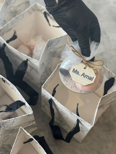 فواحة عطريه مع قاعدة الكوب والكيس ليوم المعلم شامل...