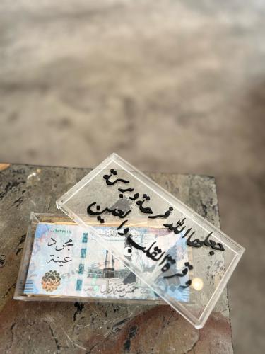 بوكس اكريلك مع غطاء اكريلك