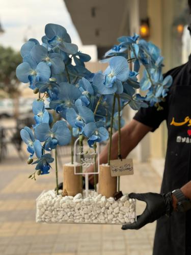 فازة الاكريلك مع الاوركيد