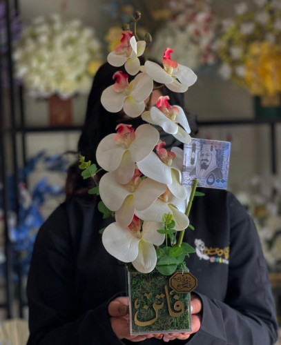 فازة ورد صناعي