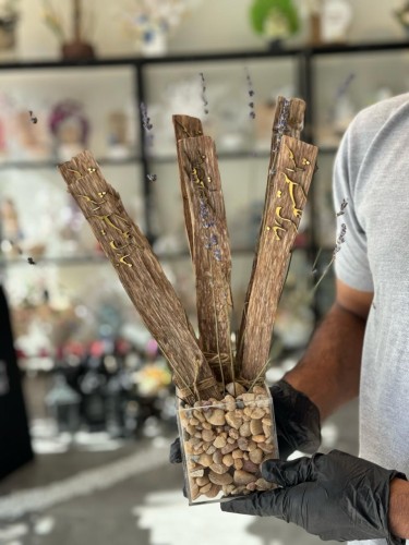 فازة حجريه مع رقائق البخور
