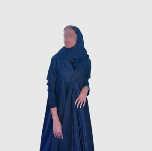 عباية مع قطعه عالكتف مكسر