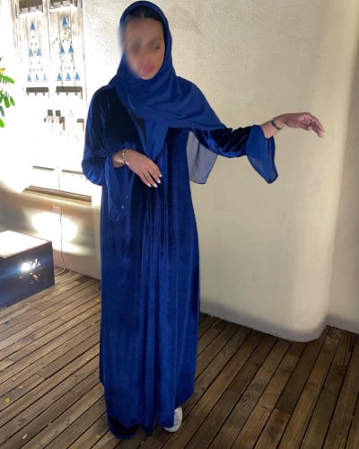 عباية مخمل كحلية