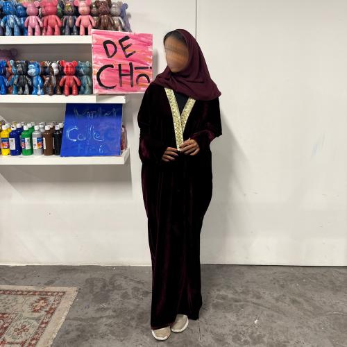 عباية نص بشت عنابي