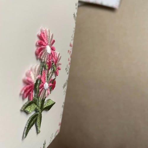 اكسسوار يلصق على القماش والأكياس والأحذيه قياس الق...