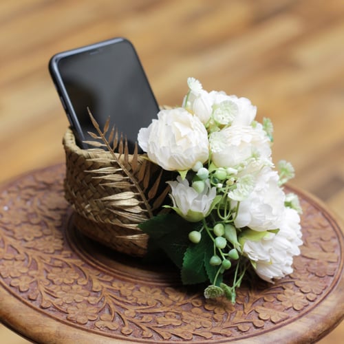 سله خوص بتزين ورد صناعي