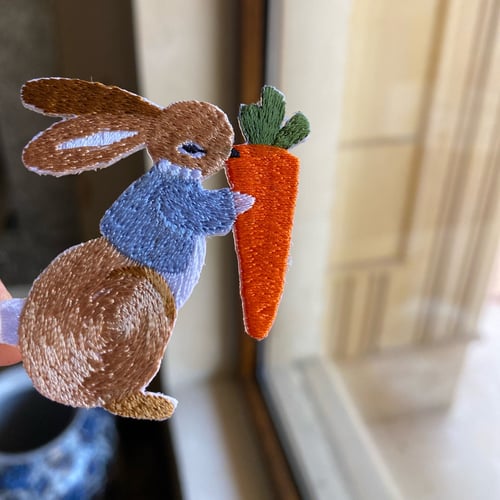 اكسسوار يلصق بالكي على القماش والأكياس والأحذيه قي...