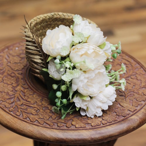 سله خوص بتزين ورد صناعي