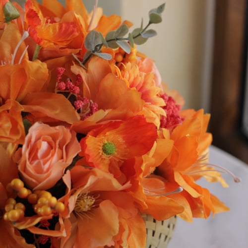 باقه ورد لطيفه(18) من الورد الصناعي مع صحون تقديم