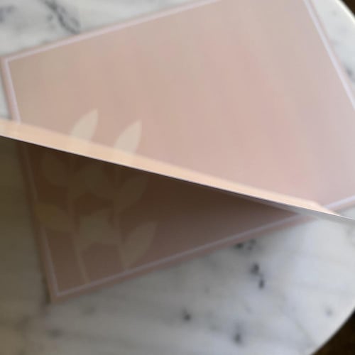 مفرش(لباد) لون بيج وردي غامق