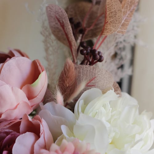 باقه ورد صناعي بكوب