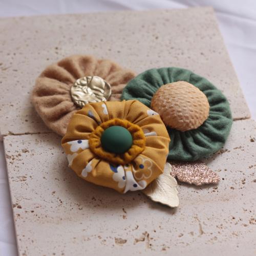 بروش صناعه يدوية (مقاس١٢*١١سم)