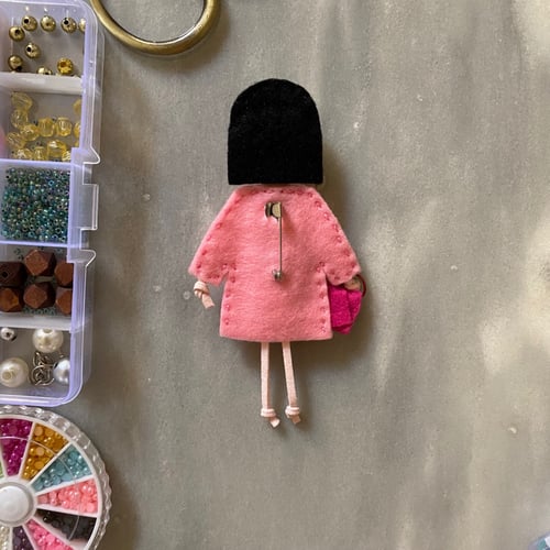 بروش البنوته الأنيقه(1)