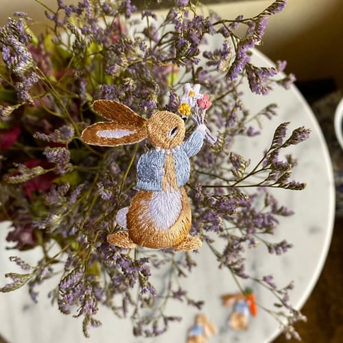 اكسسوار يلصق بالكي على القماش والأكياس والأحذيه قي...