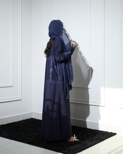 عباية كارمن كحلي