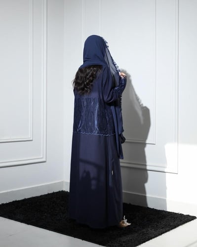 عباية كارمن كحلي