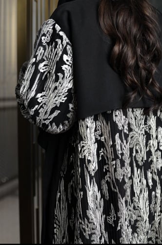 عبايه البيلسيه المطرز