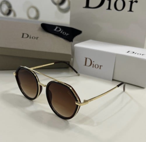 نظاراة ديور اطراف ذهبي العدسة بني