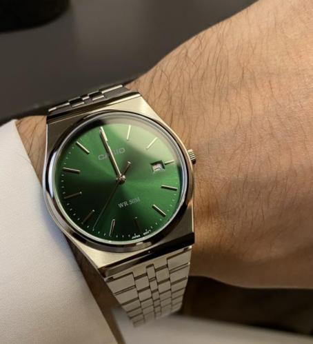 ساعة كاسيو casio MTP اخضر