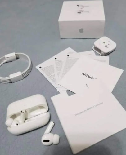 عرض سماعة ايربودز برو+ سماعة ابل الجيل الاول