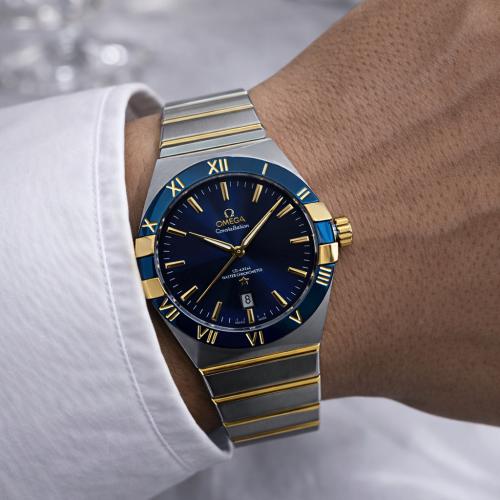 ساعة رجالية من اوميقا OMEGA كحلي