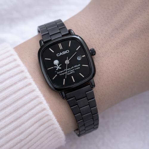 ساعة كاسيو casio MTP مربع اسود بشعار سيفين ونخلة