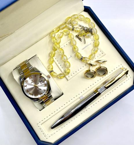 طقم رجالي لون ابيض من كاتيرا