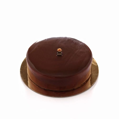 كيكة نوتيلا وسط