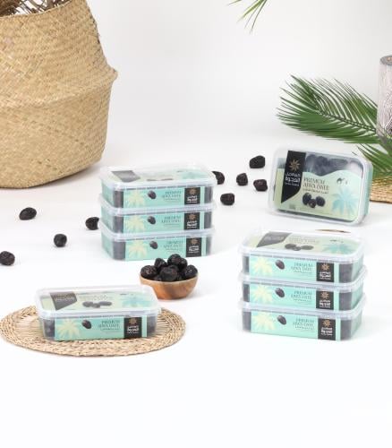 8 علب عجوة فاخرة (4 كيلو)