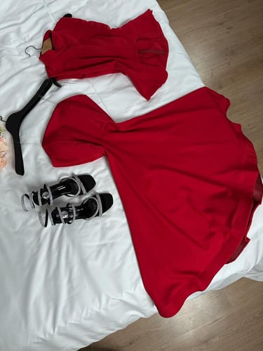 فستان نسائي