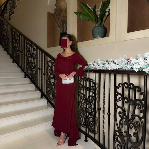 فستان نسائي