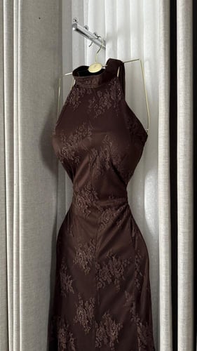 فستان نسائي