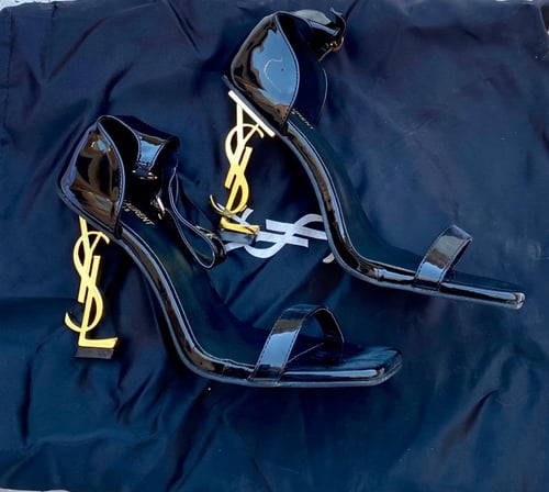 كعب سان لوران