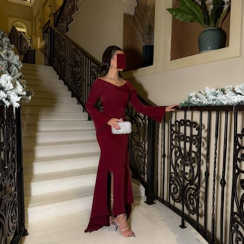 فستان نسائي