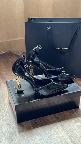 كعب سان لوران