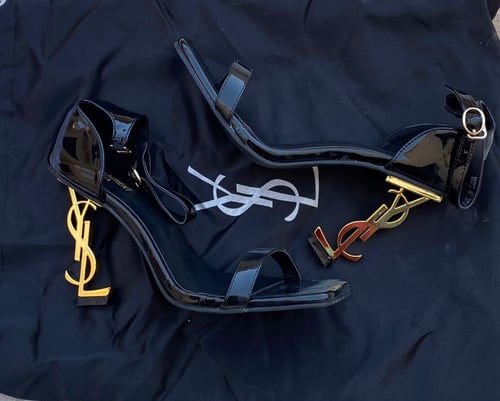 كعب سان لوران