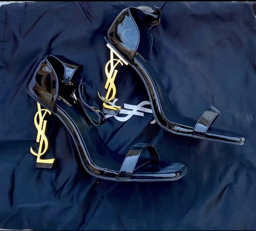 كعب سان لوران