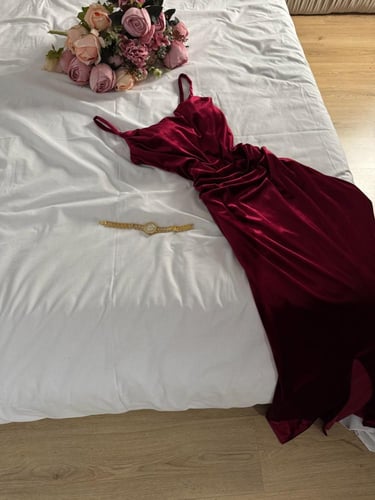 فستان نسائي