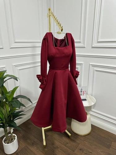 فستان نسائي