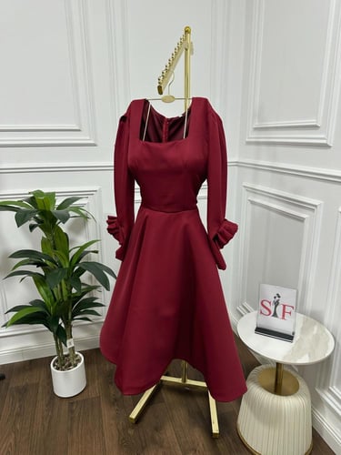 فستان نسائي