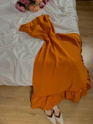 فستان نسائي