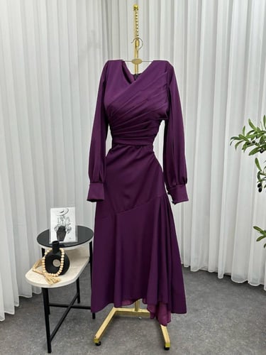 فستان نسائي