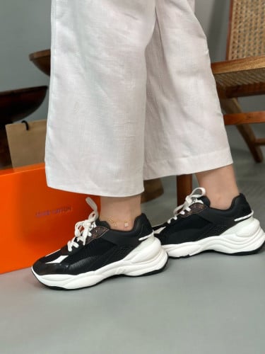 شوز لويس فيتون