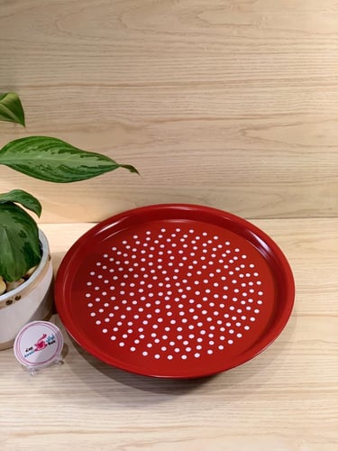 صحن معدني كبير