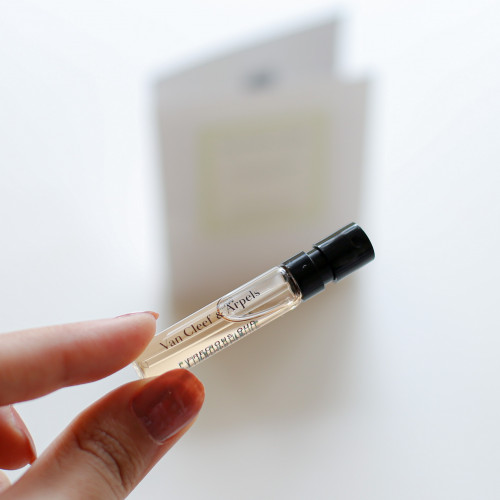 عطر فان كليف بريشس عود - 2 مل