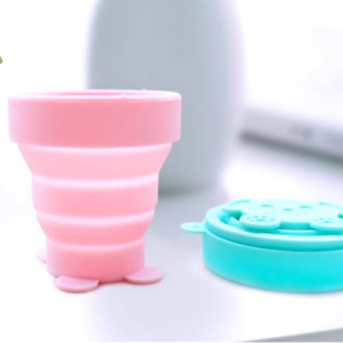 كوب سيليكون قابل للطي بغطاء للأطفال