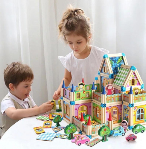 تركيب البيت الخشبي تتكون من 128 قطعة