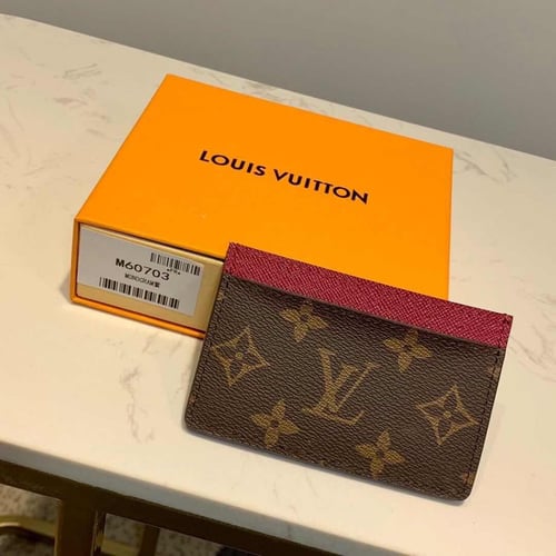 LV Card holderتسليم فوري